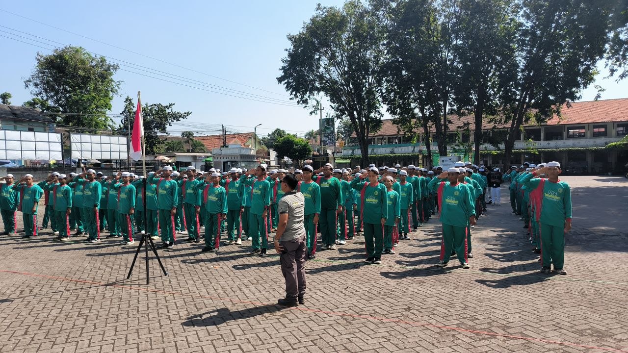 Hari Terakhir MATSAMA, Santri Baru MA Zaha 1 Genggong Tempa Kekompakan dan Jiwa Kepemimpinan Bersama Ridho Outbound